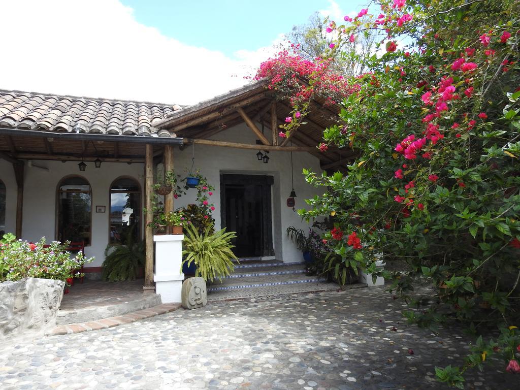 Hosteria Museart Pantavi Tumbabiro エクステリア 写真