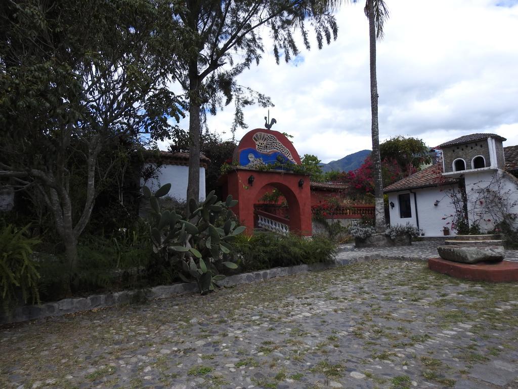 Hosteria Museart Pantavi Tumbabiro エクステリア 写真