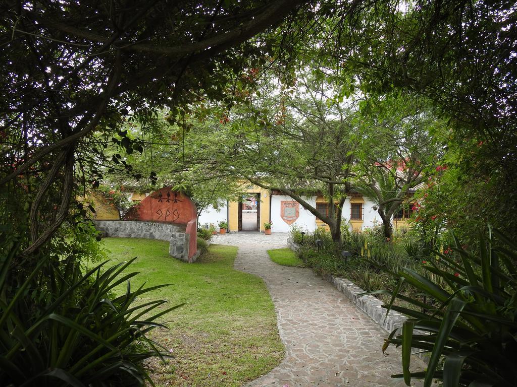 Hosteria Museart Pantavi Tumbabiro エクステリア 写真