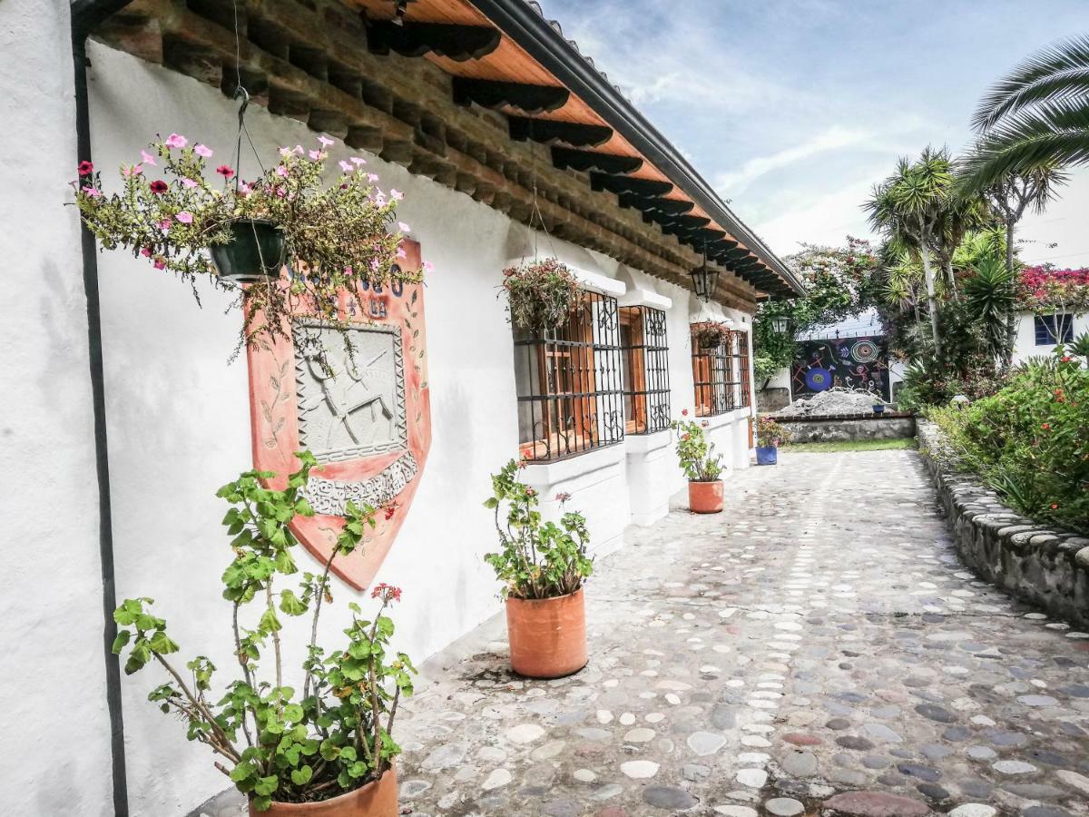 Hosteria Museart Pantavi Tumbabiro エクステリア 写真