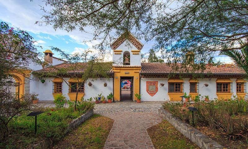 Hosteria Museart Pantavi Tumbabiro エクステリア 写真